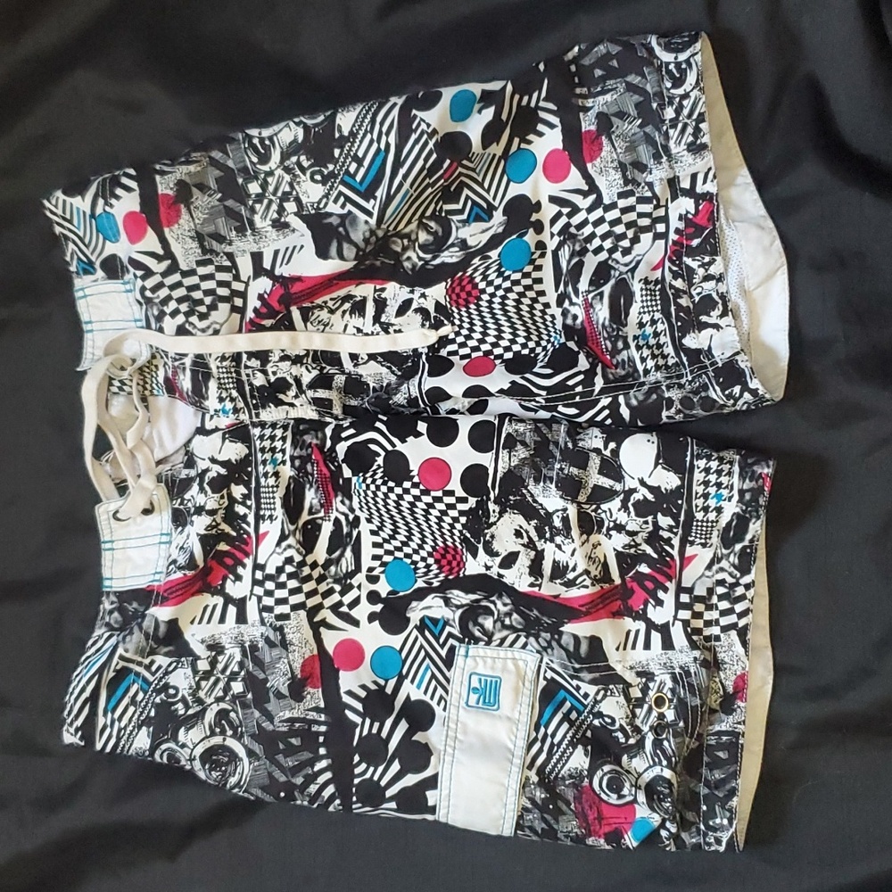 Machine size 30 swim trunks